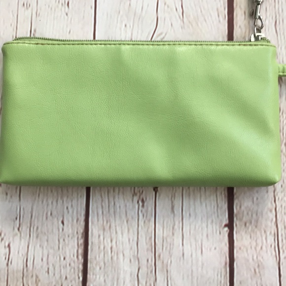 Y2K Lime Green Shells and Crab Wristlet - Picture 3 of 9